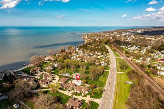 W 14015 Lake Road, Vermilion, OH 44089