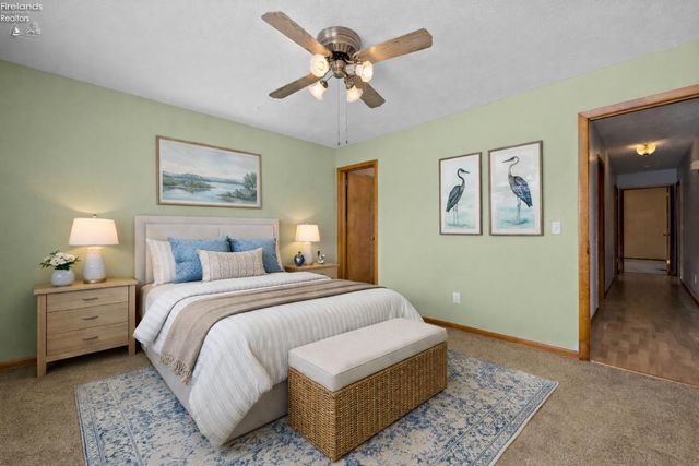 W 14015 Lake Road, Vermilion, OH 44089