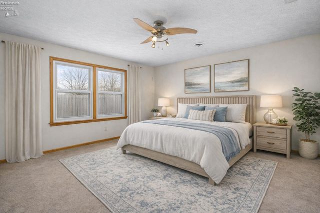 W 14015 Lake Road, Vermilion, OH 44089