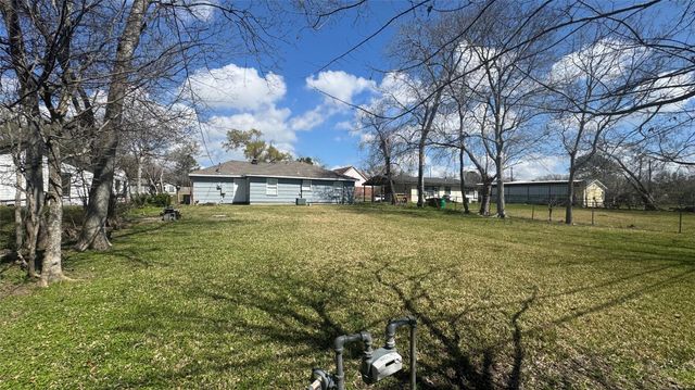 209 Lakewood Drive, Baytown, TX 77520