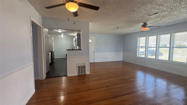 209 Lakewood Drive, Baytown, TX 77520