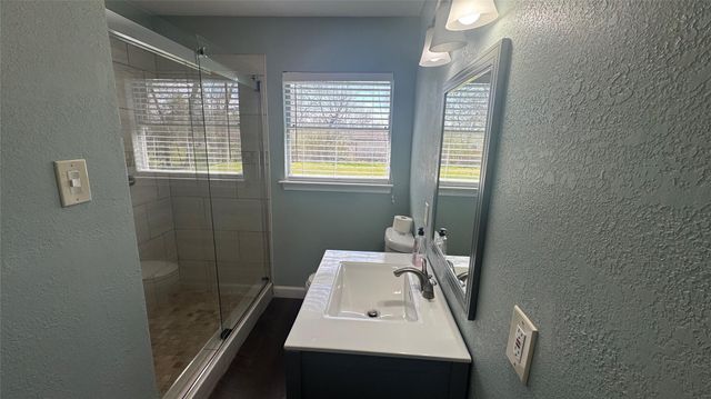 209 Lakewood Drive, Baytown, TX 77520