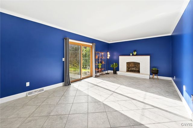 7949 Boxford Road, Clay, NY 13041