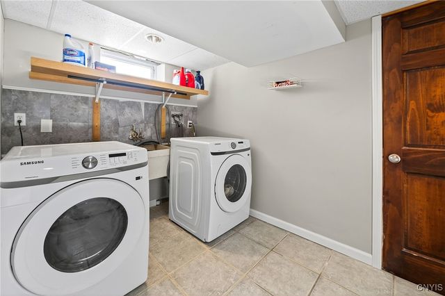 7949 Boxford Road, Clay, NY 13041