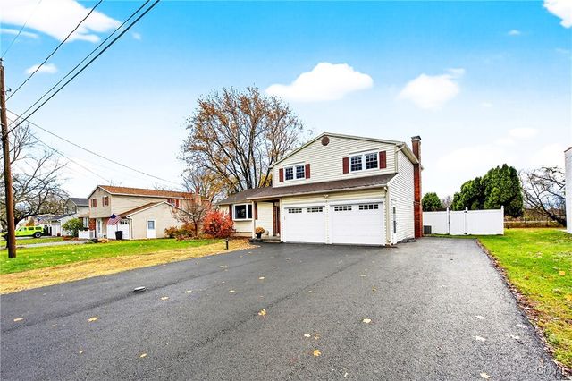 7949 Boxford Road, Clay, NY 13041