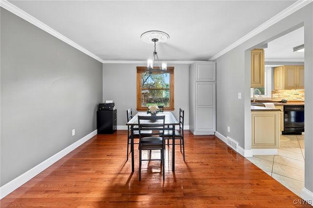 7949 Boxford Road, Clay, NY 13041