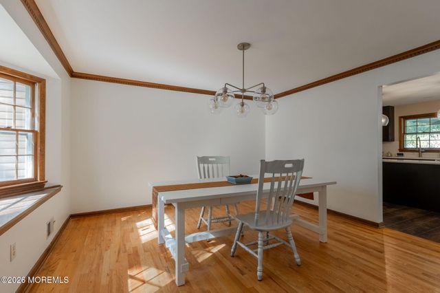 33 Ramsey Road, Middletown, NJ 07748
