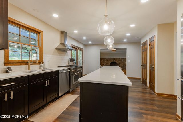 33 Ramsey Road, Middletown, NJ 07748