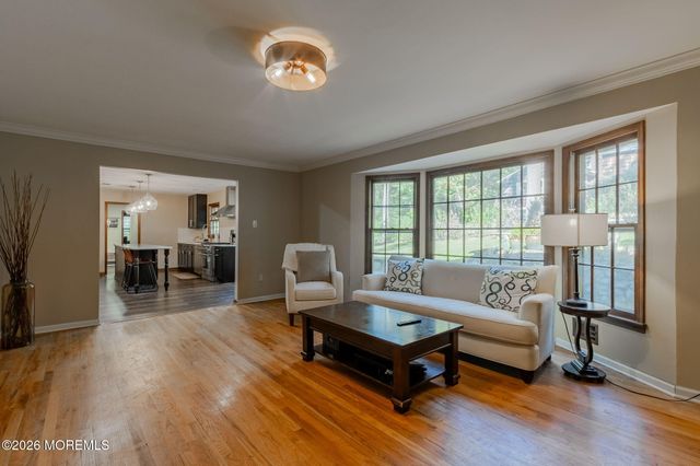 33 Ramsey Road, Middletown, NJ 07748