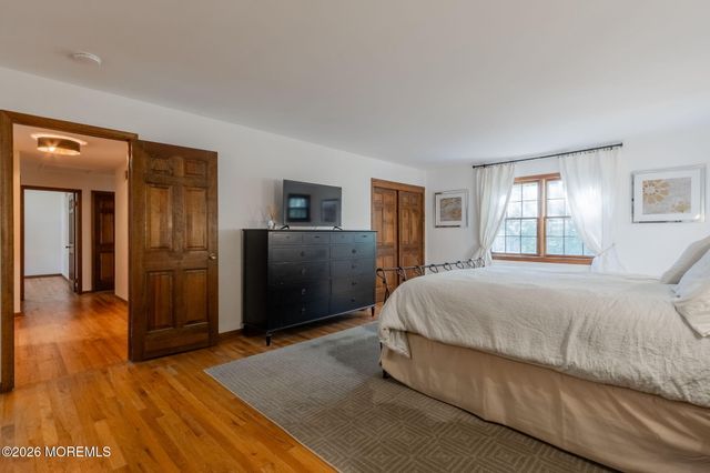 33 Ramsey Road, Middletown, NJ 07748