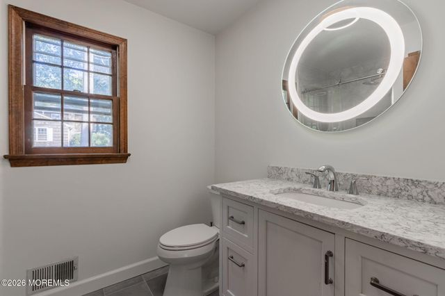 33 Ramsey Road, Middletown, NJ 07748