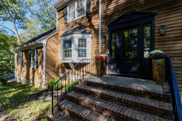 33 Ramsey Road, Middletown, NJ 07748