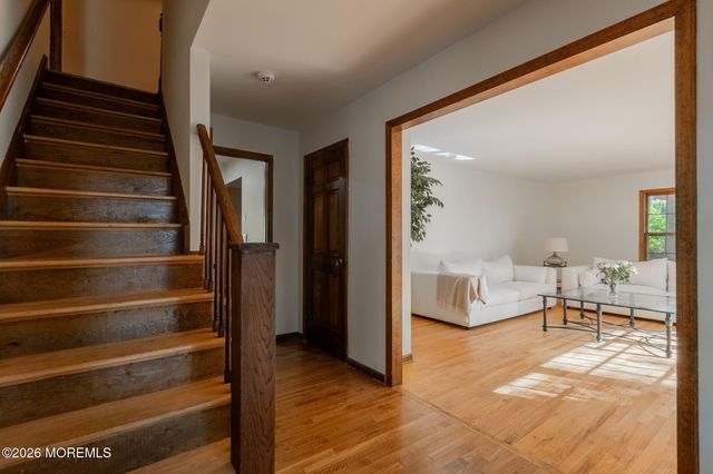 33 Ramsey Road, Middletown, NJ 07748