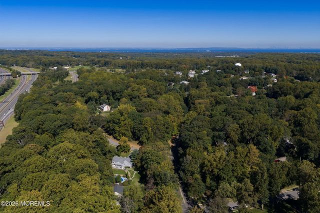 33 Ramsey Road, Middletown, NJ 07748