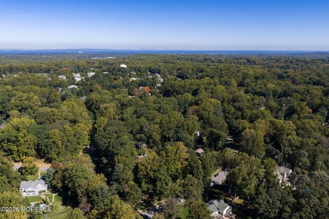 33 Ramsey Road, Middletown, NJ 07748