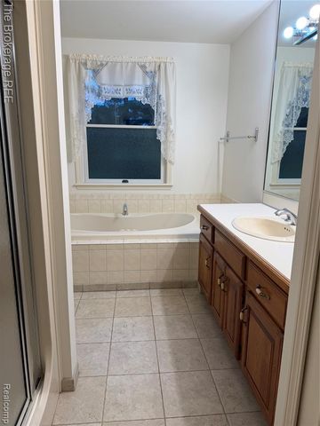 629 N Lapeer Street, Davison, MI 48423