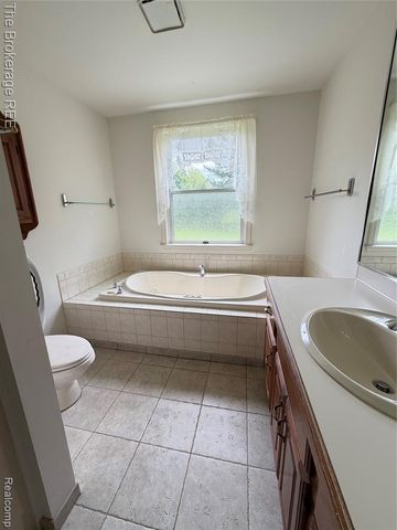 629 N Lapeer Street, Davison, MI 48423