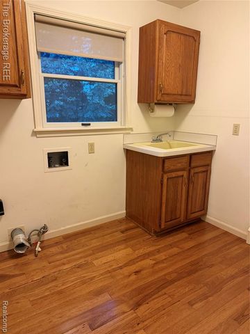 629 N Lapeer Street, Davison, MI 48423