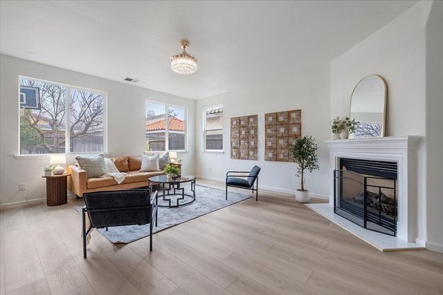 2413 Ventana View Way, Modesto, CA 95355