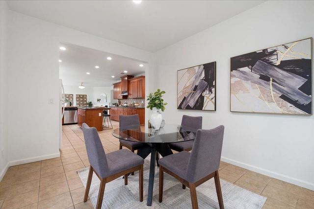 2413 Ventana View Way, Modesto, CA 95355