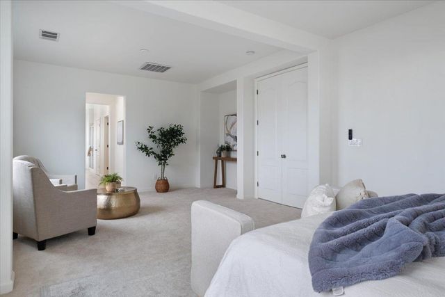 2413 Ventana View Way, Modesto, CA 95355