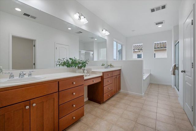 2413 Ventana View Way, Modesto, CA 95355