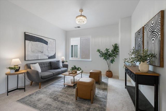 2413 Ventana View Way, Modesto, CA 95355