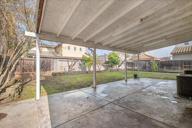 2413 Ventana View Way, Modesto, CA 95355