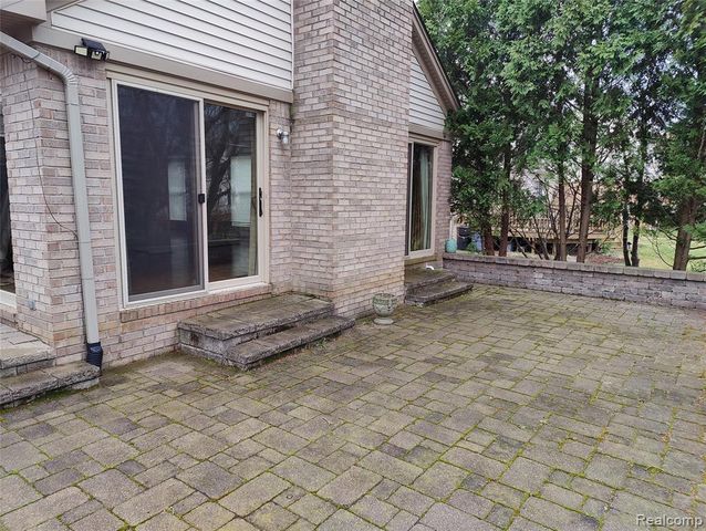 1600 Dunston Road, Canton, MI 48188