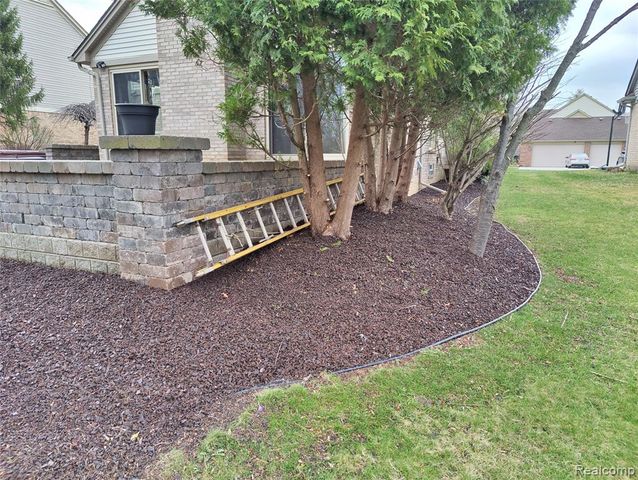 1600 Dunston Road, Canton, MI 48188