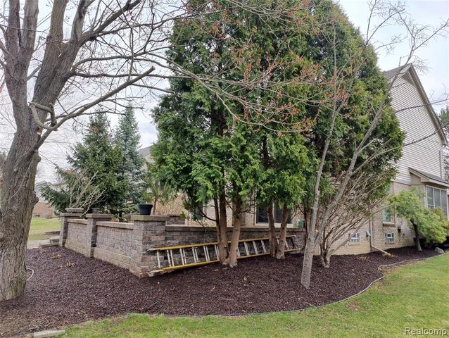 1600 Dunston Road, Canton, MI 48188