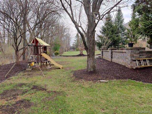 1600 Dunston Road, Canton, MI 48188