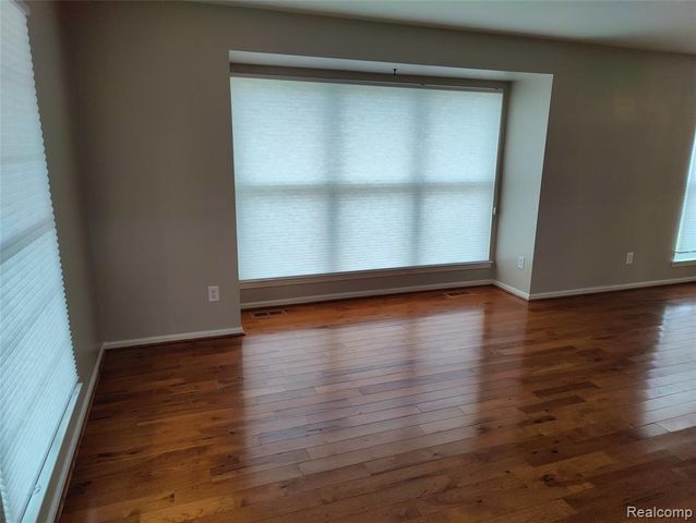 1600 Dunston Road, Canton, MI 48188