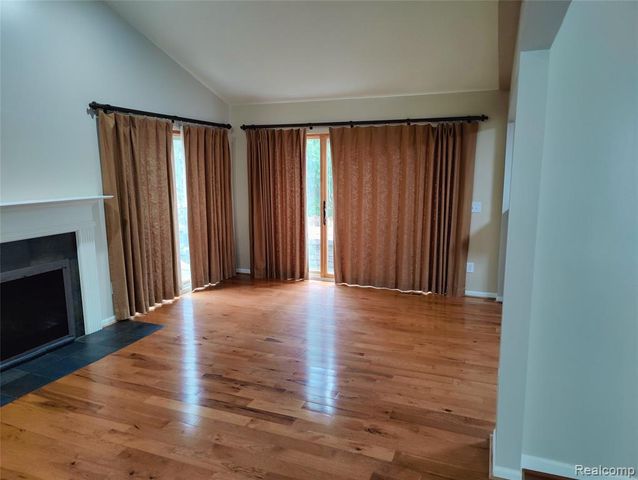 1600 Dunston Road, Canton, MI 48188