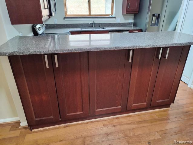 1600 Dunston Road, Canton, MI 48188