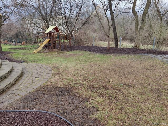 1600 Dunston Road, Canton, MI 48188