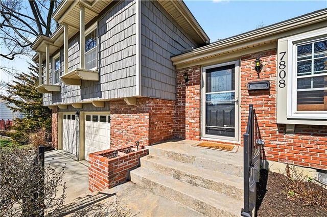 7808 W 95th Terrace, Overland Park, KS 66212