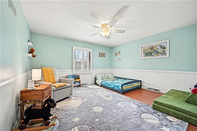 7808 W 95th Terrace, Overland Park, KS 66212