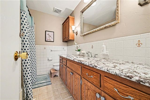 7808 W 95th Terrace, Overland Park, KS 66212