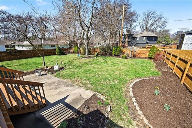 7808 W 95th Terrace, Overland Park, KS 66212