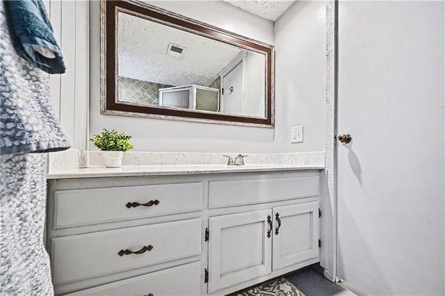 7808 W 95th Terrace, Overland Park, KS 66212