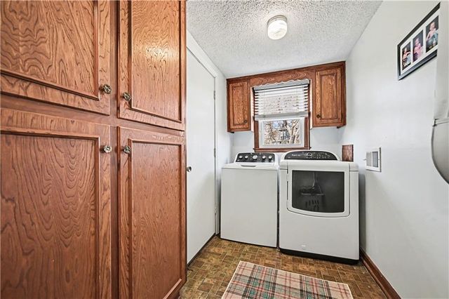 7808 W 95th Terrace, Overland Park, KS 66212