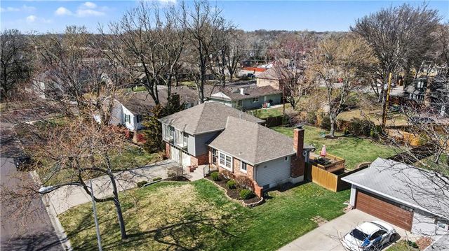 7808 W 95th Terrace, Overland Park, KS 66212