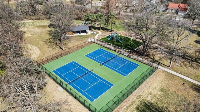 7808 W 95th Terrace, Overland Park, KS 66212