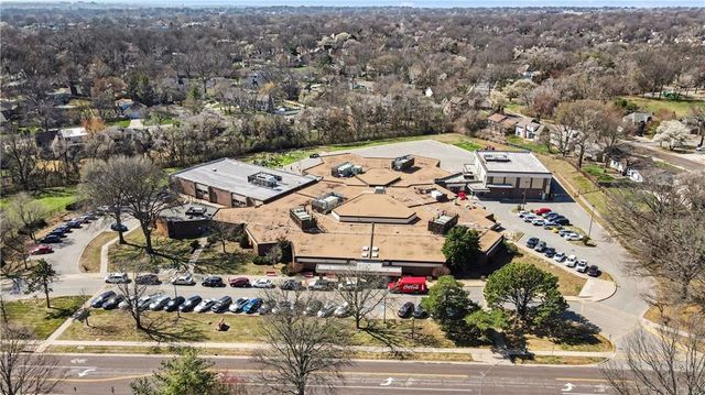 7808 W 95th Terrace, Overland Park, KS 66212