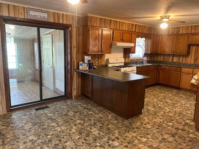 210 Broad St, Lepanto, AR 72354