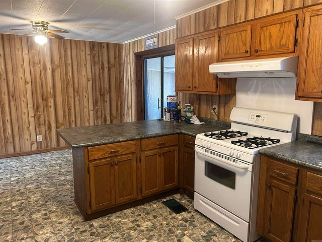 210 Broad St, Lepanto, AR 72354