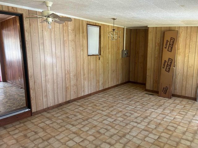210 Broad St, Lepanto, AR 72354