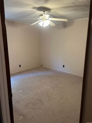 210 Broad St, Lepanto, AR 72354