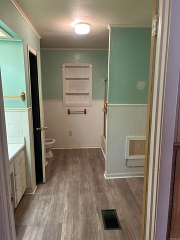 210 Broad St, Lepanto, AR 72354
